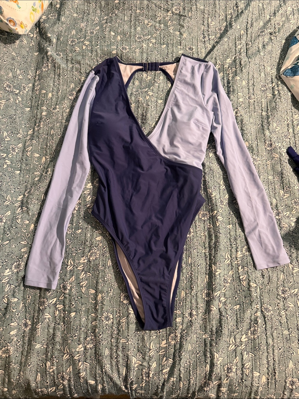 Long Sleeve Colorblock One-Piece Swimsuit - Navy & Light blue
